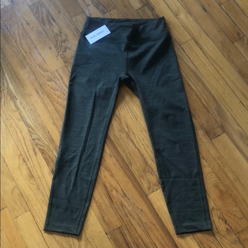 NWT OV 3/4 Tech Sweat Leggings size M / Olive